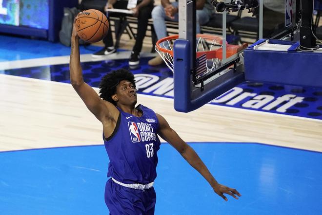 较量中不仅 较量中不仅