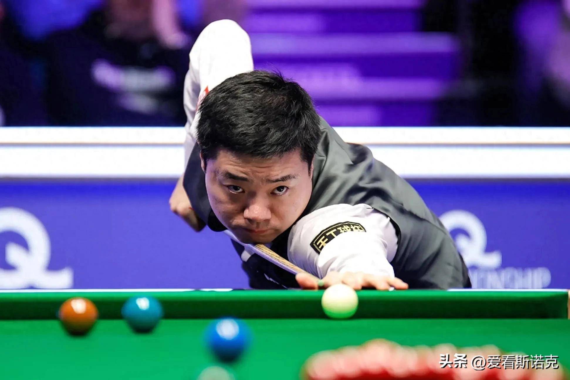 他在社媒上 他在社媒上