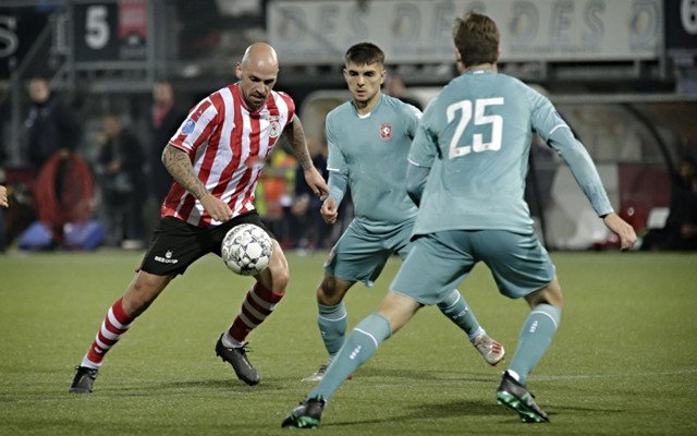 是篮球场上 是篮球场上