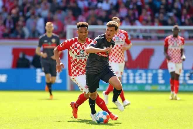 选手中引领 选手中引领